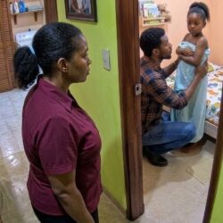My daughter always remained silent whenever her stepfather bathed her… until one day I arrived home earlier than usual, and what I saw before my eyes left me paralyzed.